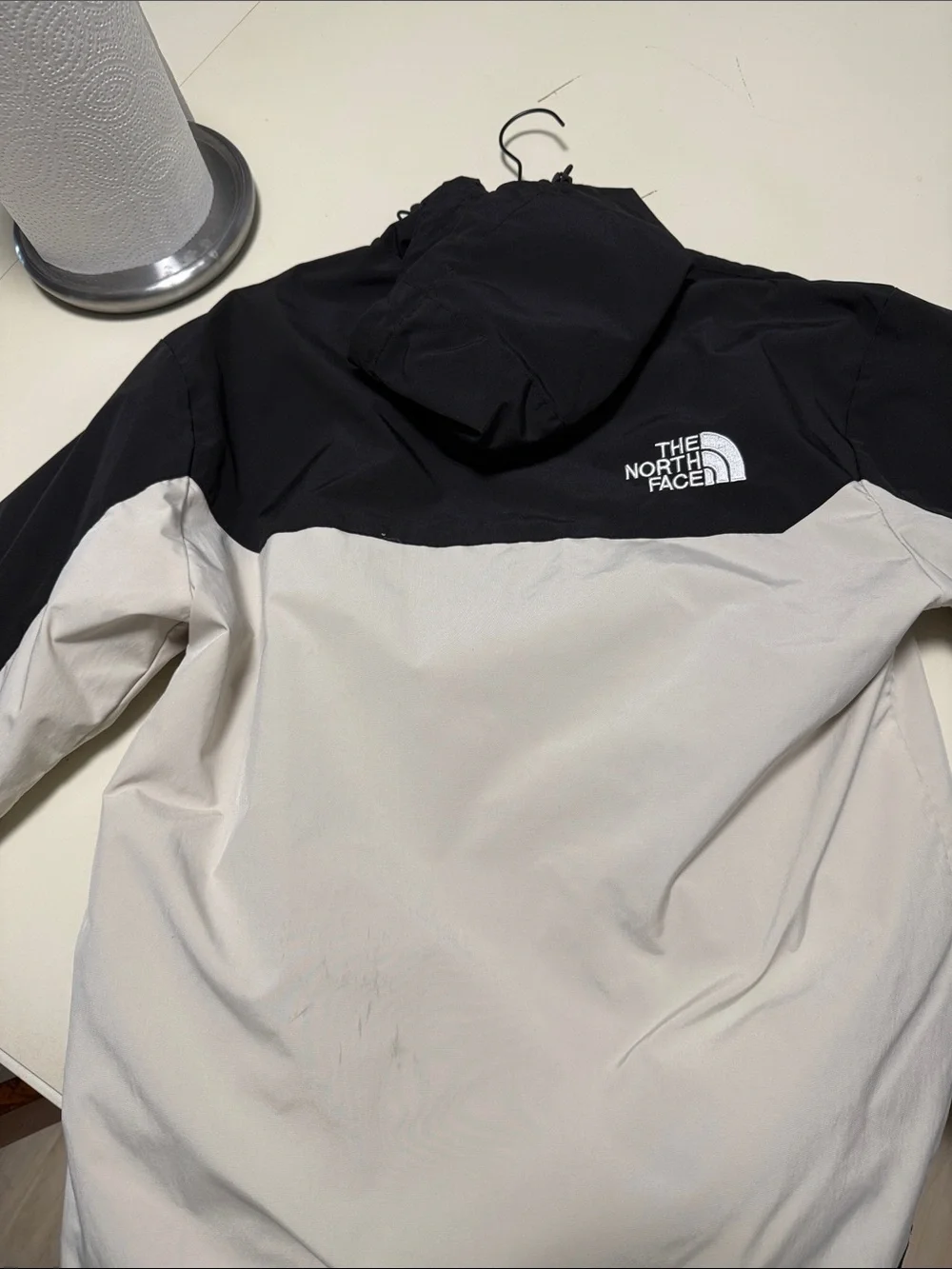 The North Face Men's Black & Cream Two-Tone Raincoat
